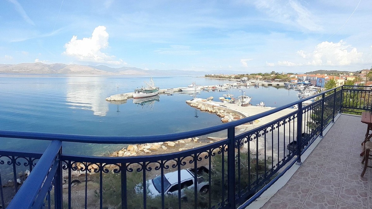 Vatera House | A cosy nest in the sea and sun. Family-sized house, 10 minutes from the beach.