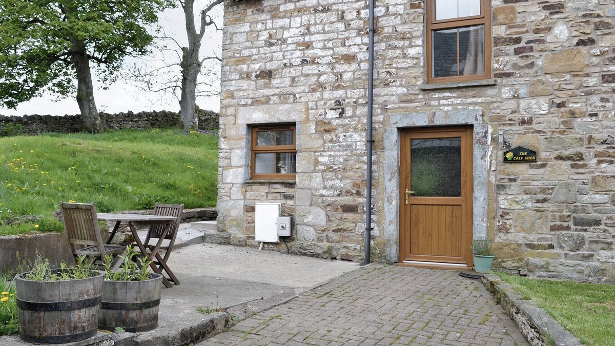 Alston Cottage | A cosy retreat for couples, and includes a four poster bed.