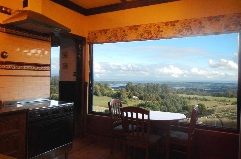 Kallista Bed & Breakfast | A Cottage with a View at Tudor Ridge