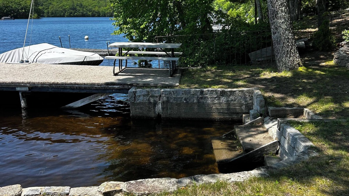 Lyman Cabin | A cozy 2-bedroom lakefront cabin nestled in Maine, feat. kayaks and private dock
