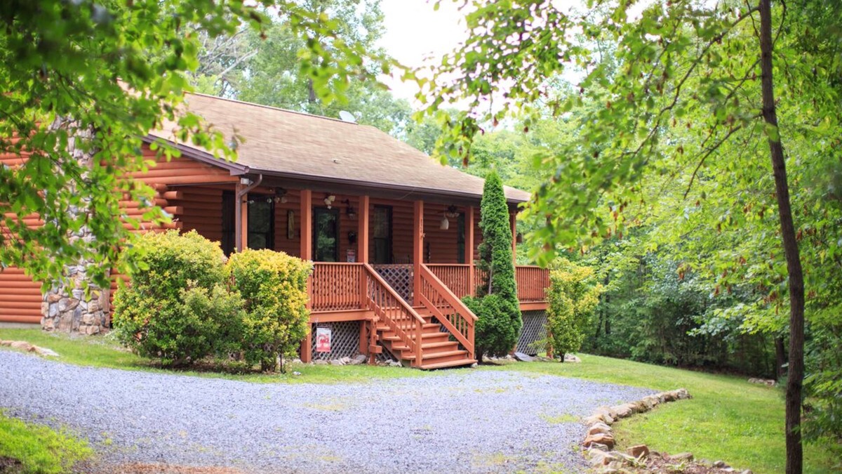 Luray Cabin | A Cozy Bear Cottage! Quiet and Beautiful!
