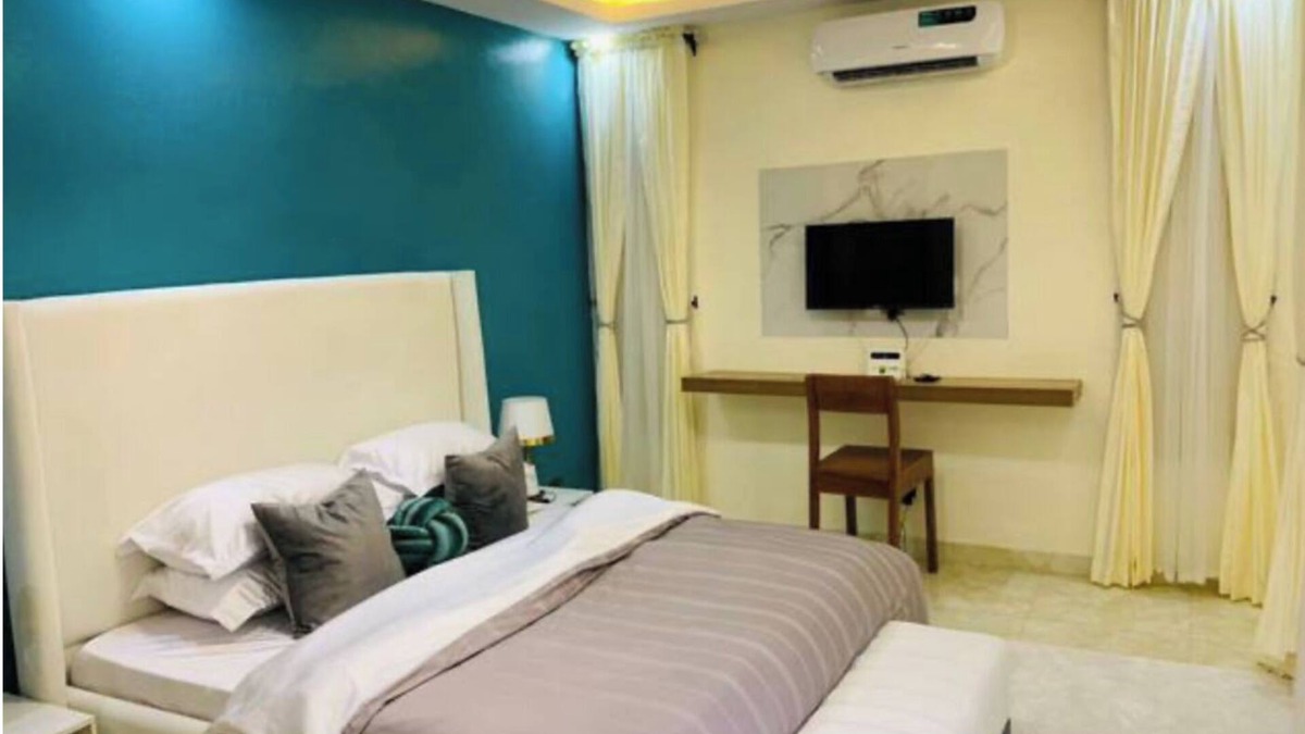 Ofin House | A Cozy One Bedroom Duplex in Ajah