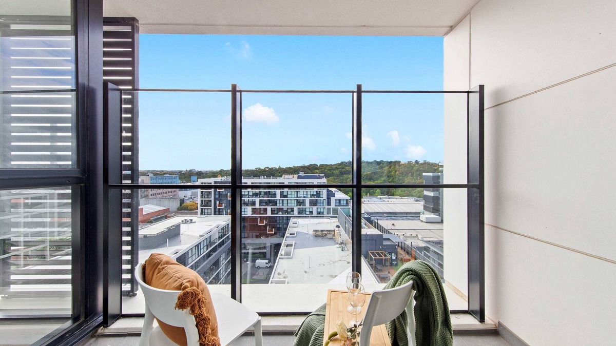 Abbotsford Apartment | A Cozy & Plush 2BR Apt Next to The Yarra River