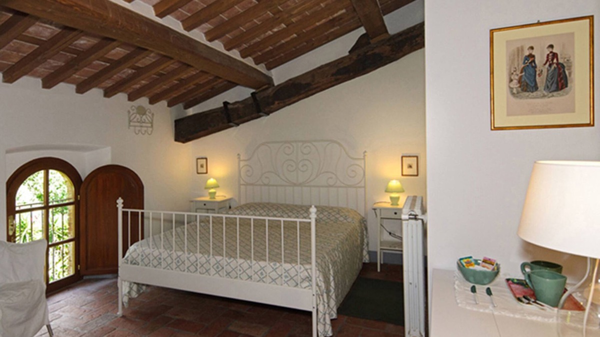 Calci Other | A double bedroom ideal for a pleasant stay