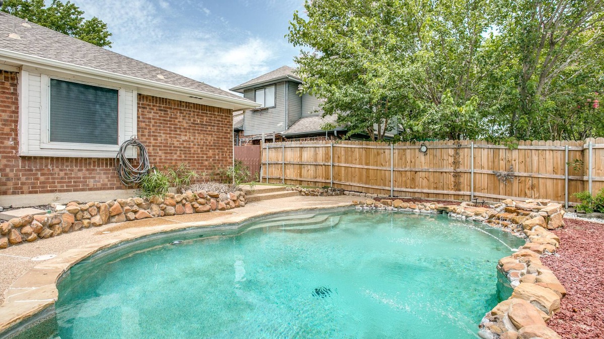 Lewisville House | A&E Entertainment Getaway near DFW Airport