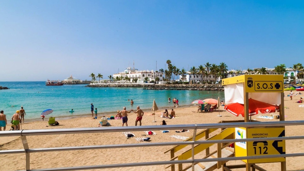 Playa de Mogan Apartment | A few meters from the beach with a large terrace and mountain views.