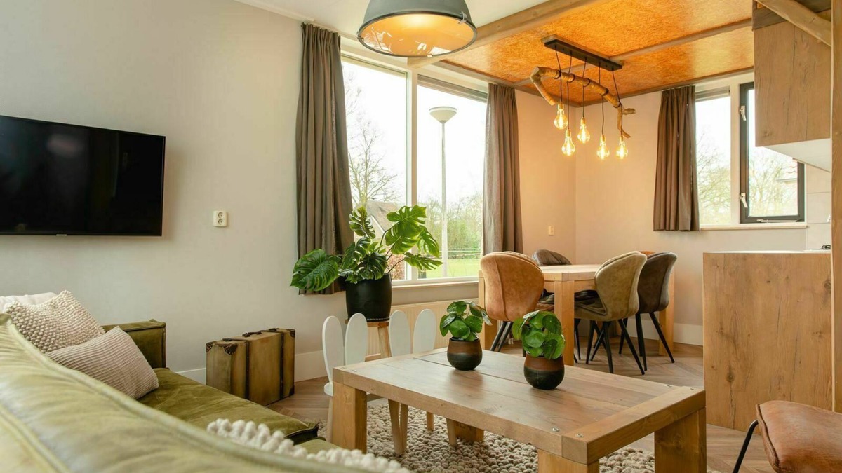 Zuna Cabin | A fine children's bungalow with outdoor sauna and bubble tub!