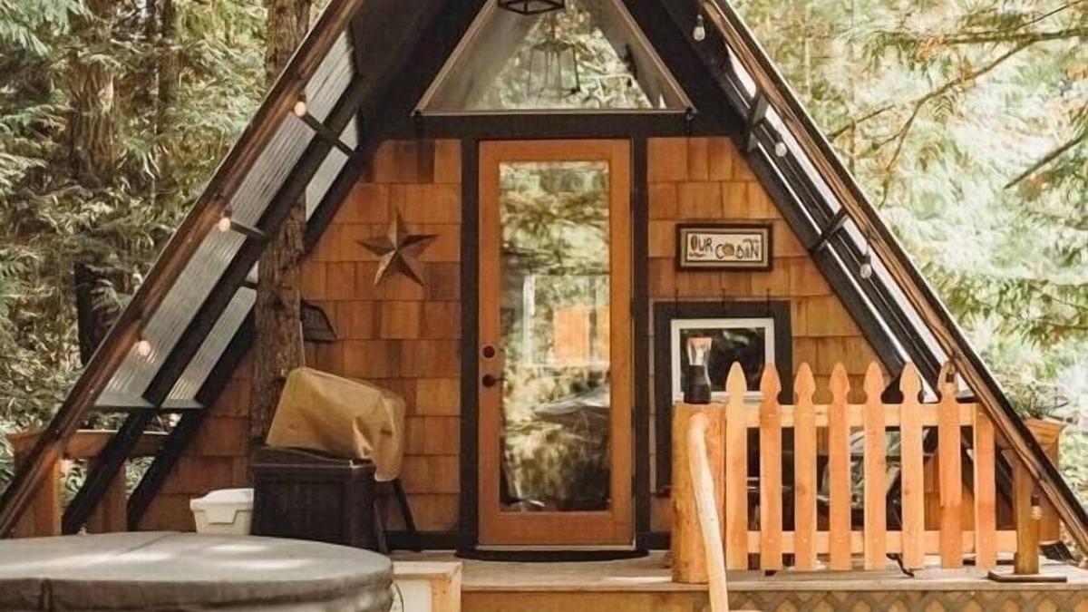 Port Angeles Cabin | A-Frame Away on the Olympic Peninsula w/Hot Tub!