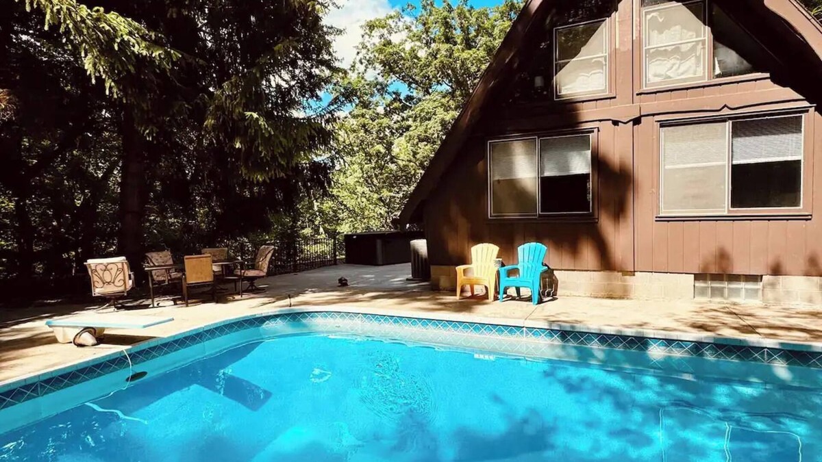 West Salem House | A-Frame Cozy Cabin/HOT TUB/Sleeps 6