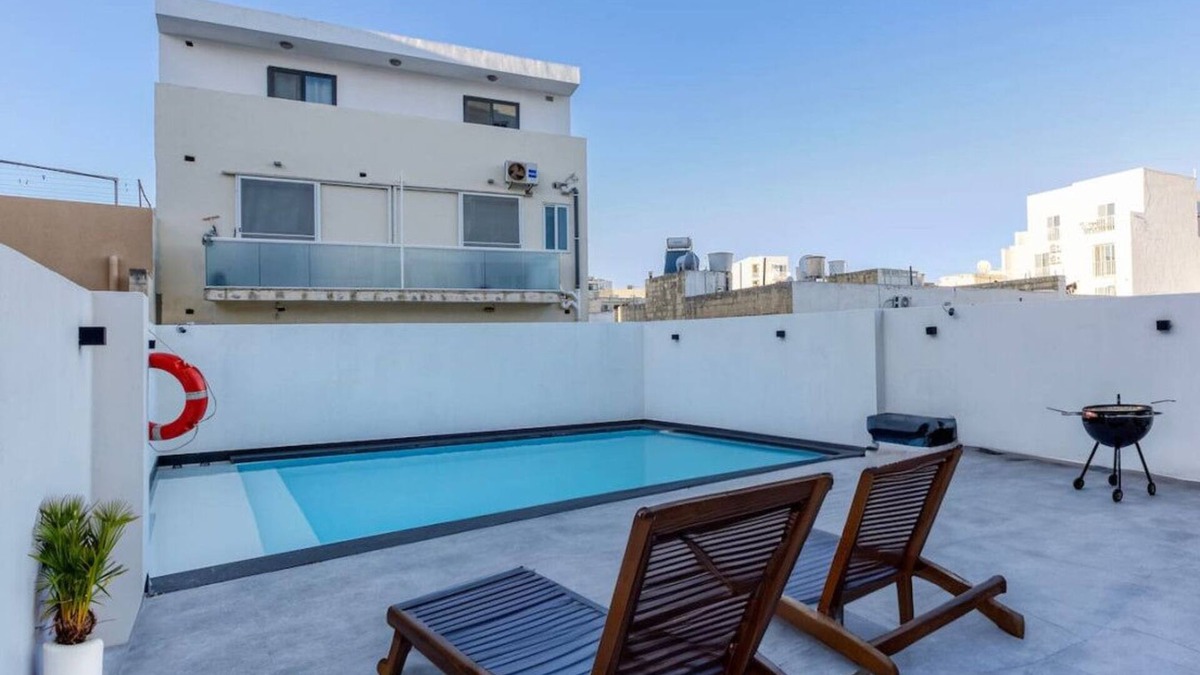 Swieqi Apartment | A fully equipped APT with private balcony & Pool