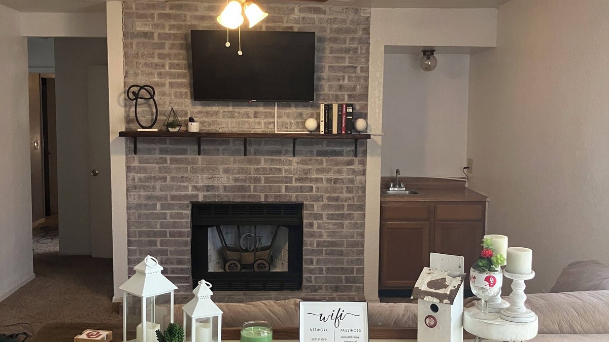 Norman House | A game day getaway, 1.5 miles to Campus & NCED Conference Center!