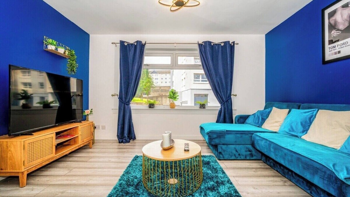 Greenock Apartment | A Gem in Greenock - Sleeps 8
