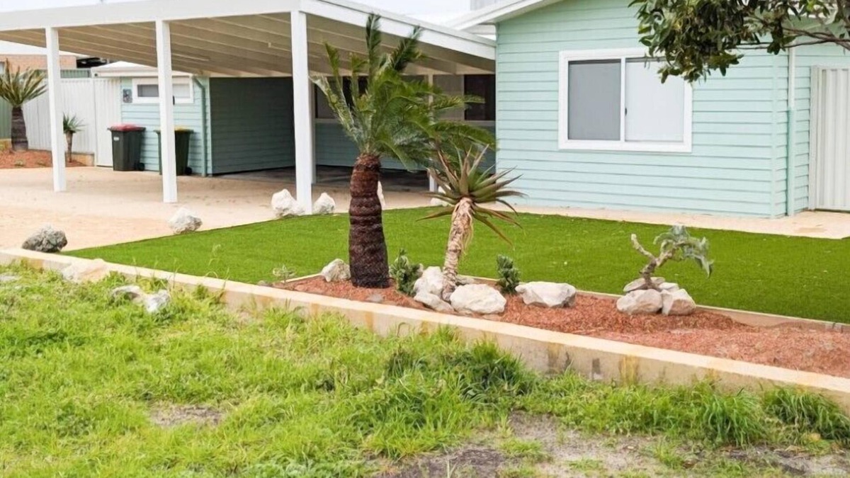 Lancelin House | A Golden Barrel - A spacious Lancelin holiday home.