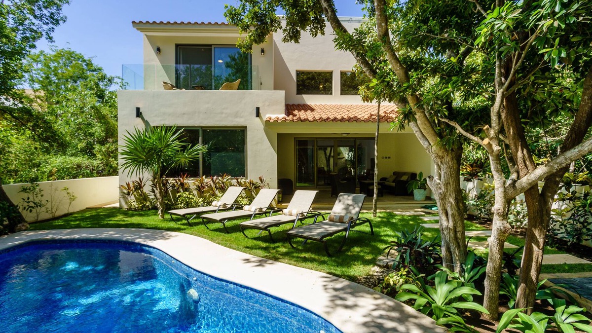 Puerto Aventuras House | A gorgeous brand new private home, private pool, on golf course