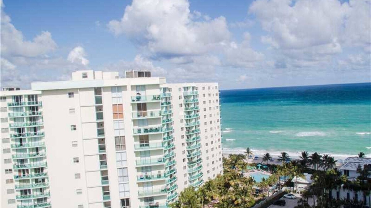 Hollywood South Central Beach Condo | A Great Deal! Oceanview 2 Bedroom Luxurious Condo Hollywood Beach