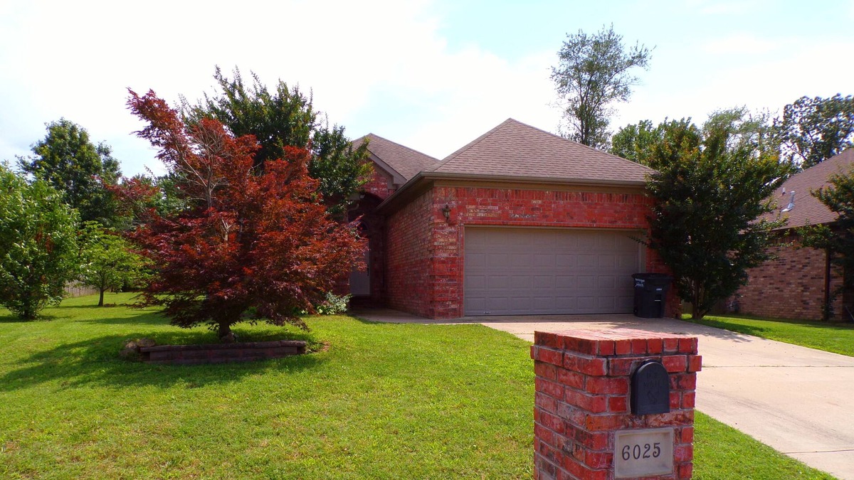 Jacksonville House | A Green Mile from Little Rock Air Force Base