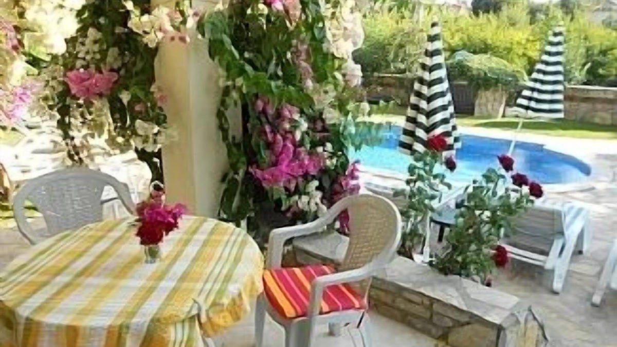 Dalyan City Center Apartment | A Ground Floor Apartment With Shared Pool In Well Tended Grounds