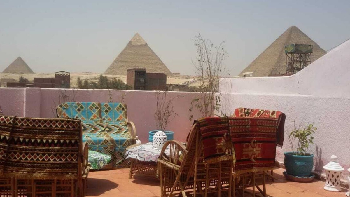 Oula Bed & Breakfast | A guest house that sees the pyramids, 10 minutes on foot to the pyramid
