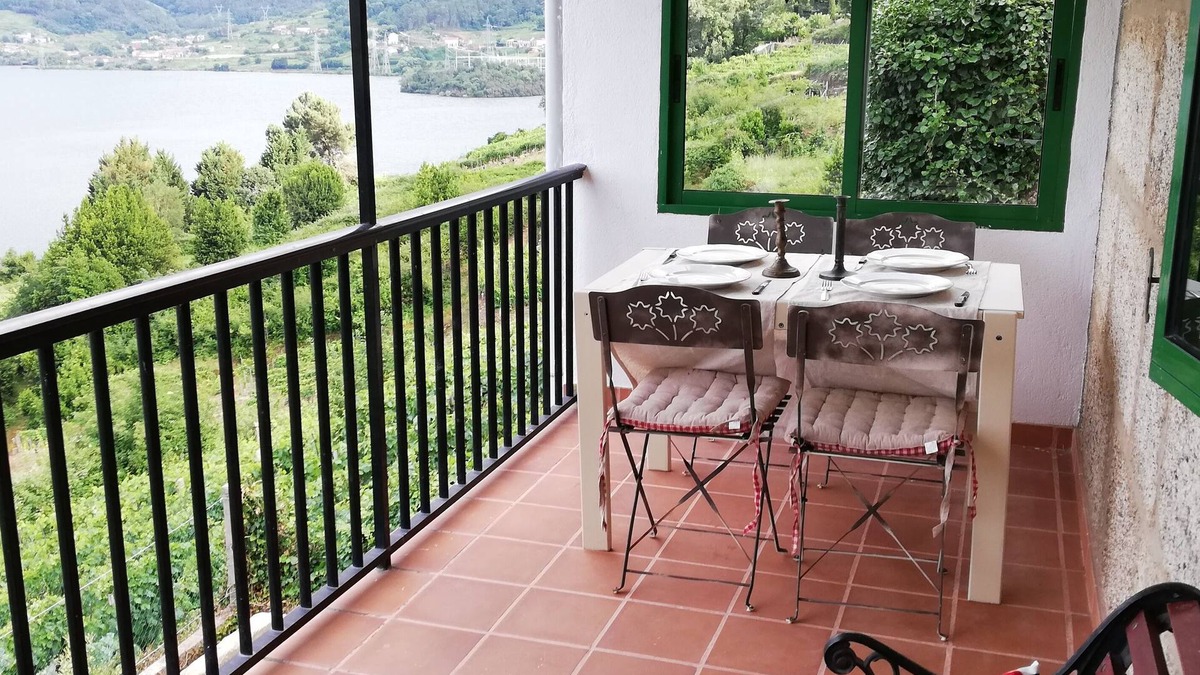 Ribadavia House | a haven of peace with magnificent views