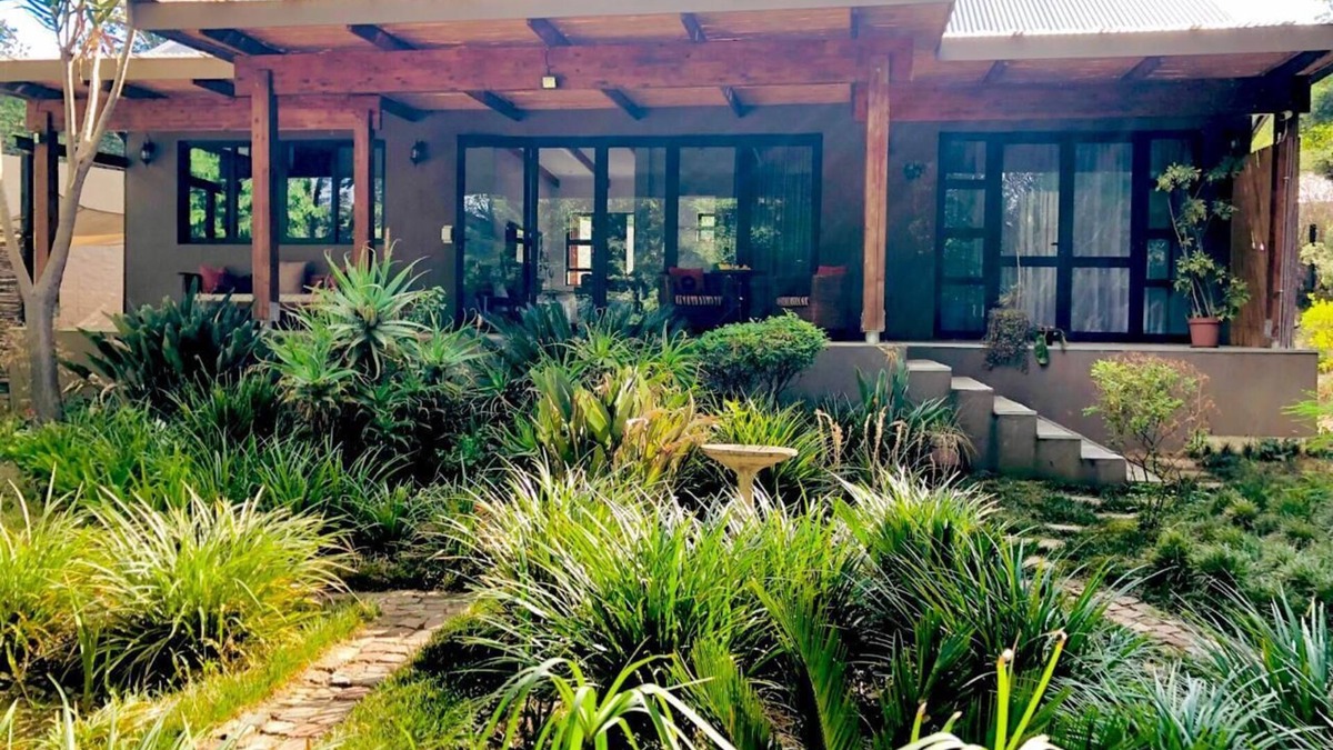 Woodmead Villa | A Hidden Gem! 3-Bedroom Getaway House in Edenburg
