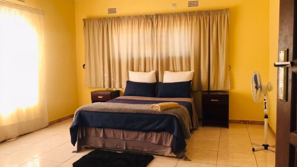 Livingstone House | A home away from home, cozy, quiet, close to T1, most amenities.