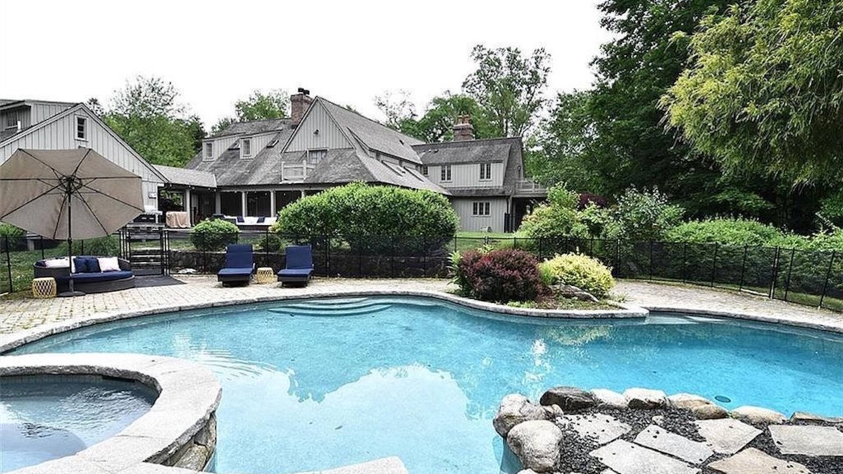 Norwalk House | A home away from home, close to downtown and the beach.