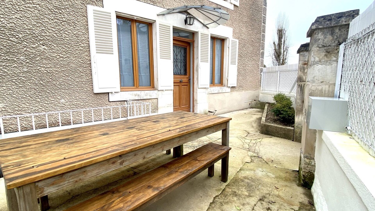 Tanlay House | A house with 7 sleeping accommodations.