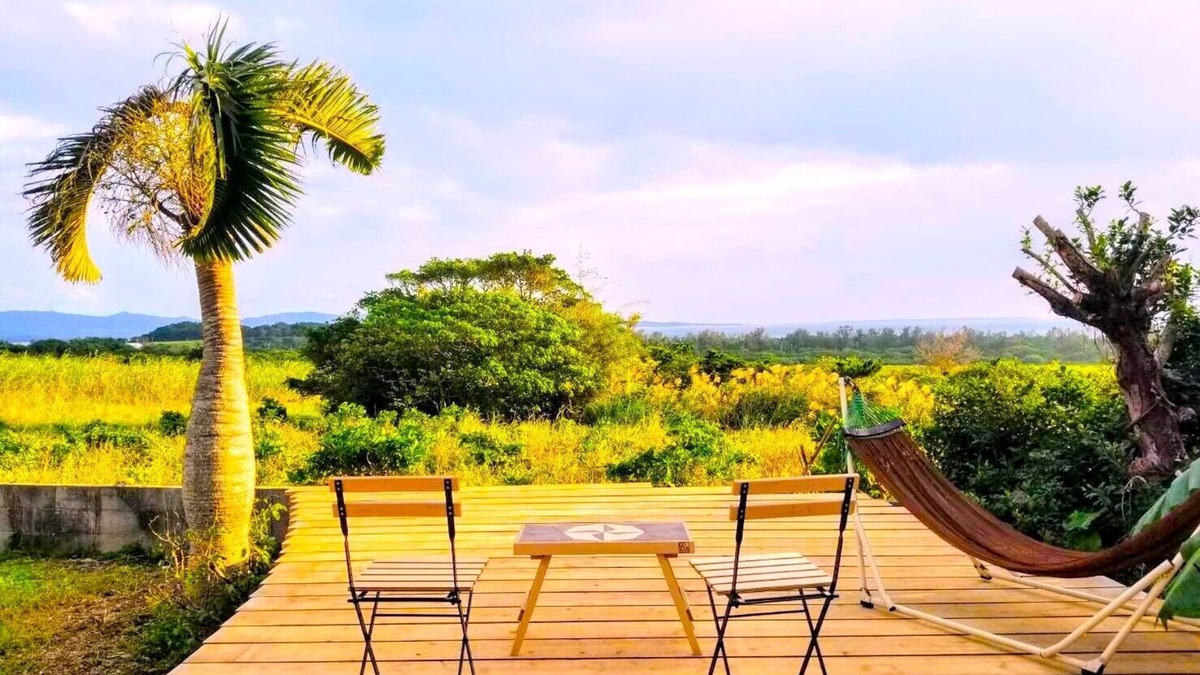 Taketomi-jima Taketomi-cho House | A house with a view of the sea in both directions