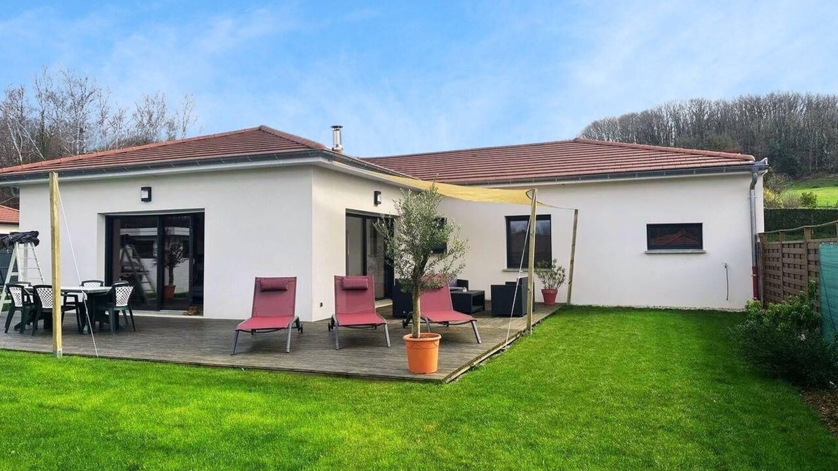 Jujurieux House | A l'Orée des Vignes - JUJURIEUX