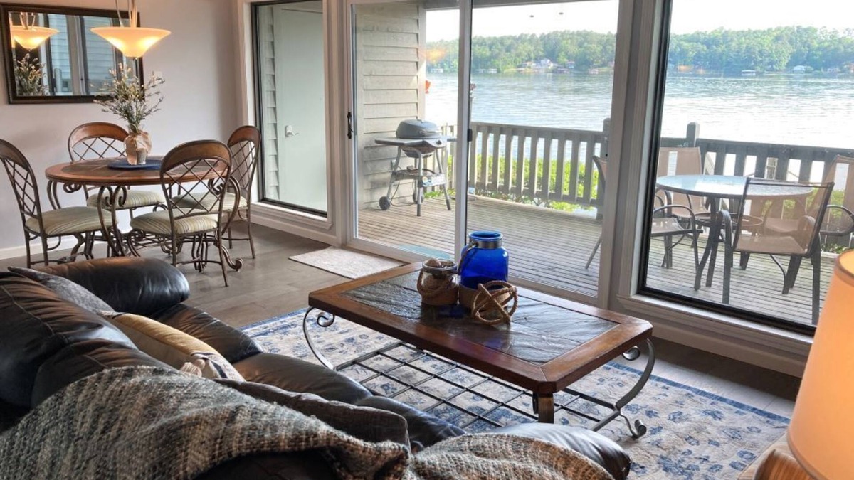 Hot Springs Condo | A Lakefront Paradise! On Beautiful Lake Hamilton - Minutes to Oaklawn!