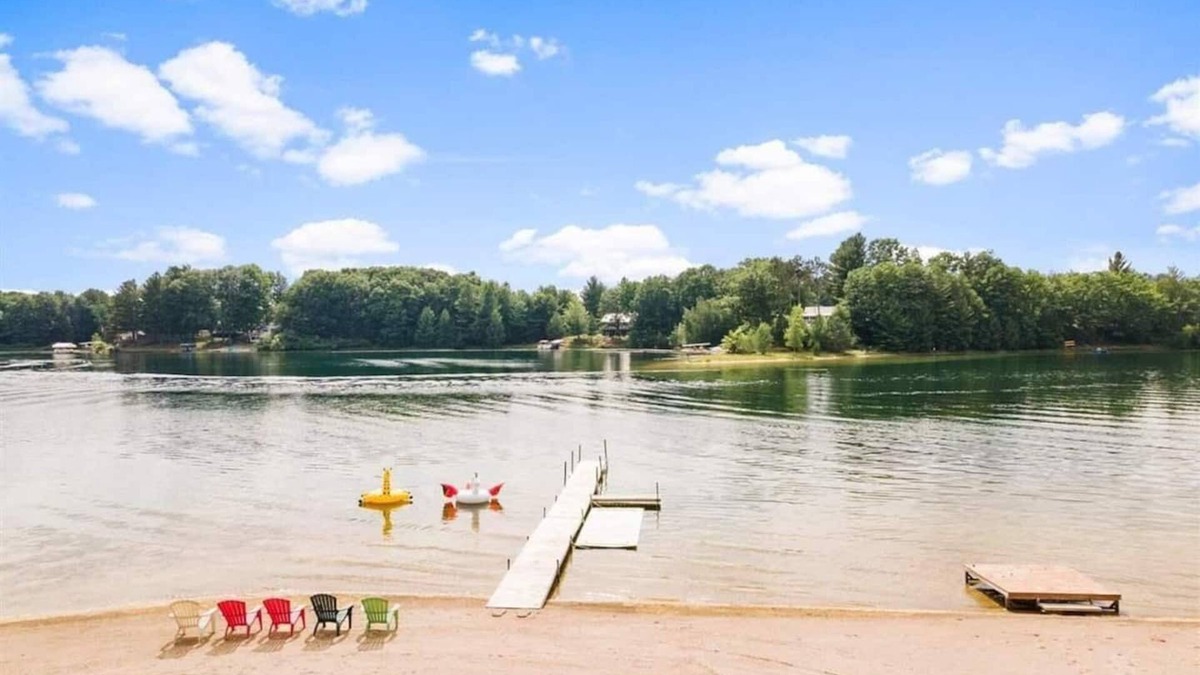 Traverse City House | A lakeside retreat that checks all the boxes for a fun family getaway all year-round!