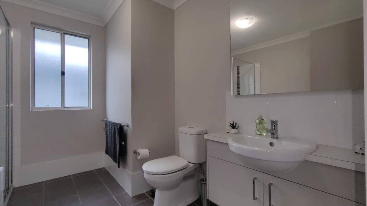 Dover Heights House | A large beachfront house in Napier