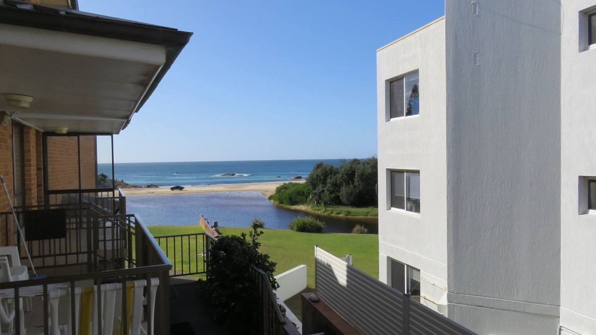 South West Rocks Apartment | A light and airy 2 bedroom beachfront unit with views of Trial Bay from the balcony.