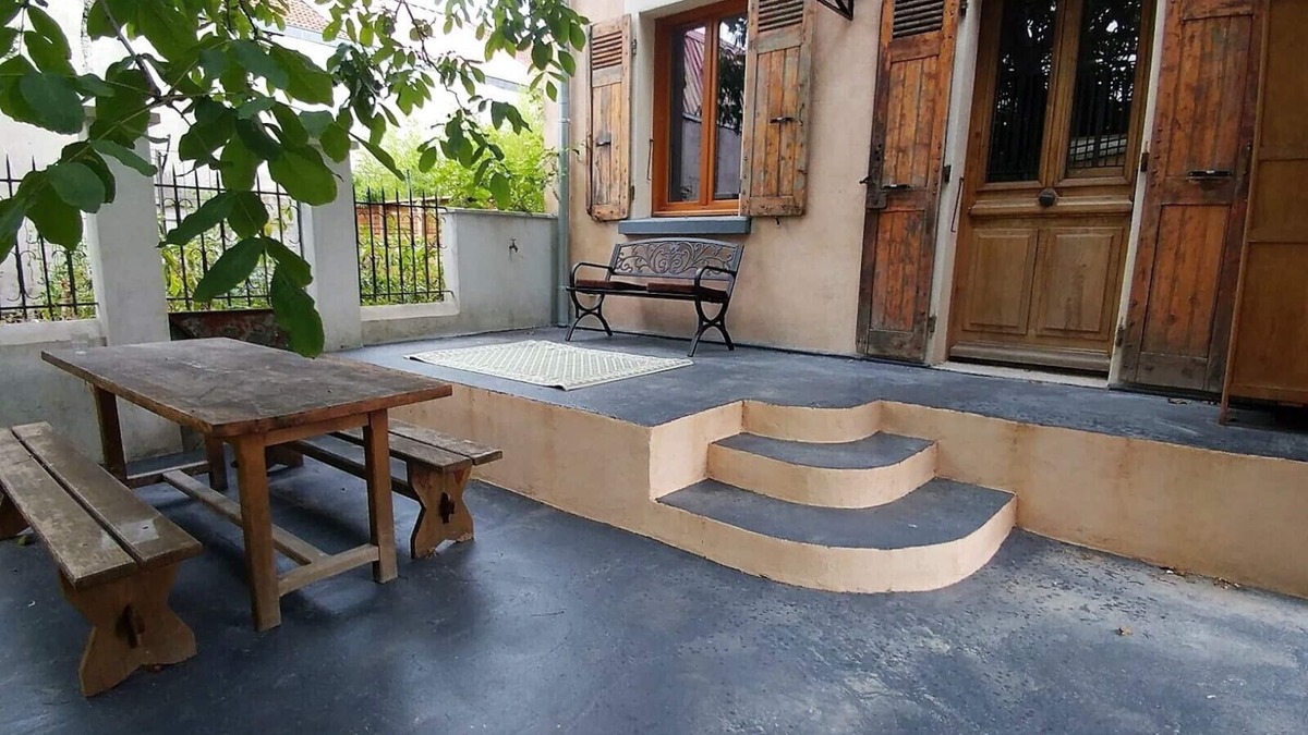 Quartier Chorier-Berriat House | A LITTLE CITY GARDEN AND ITS PRIVATE PARKING AREA