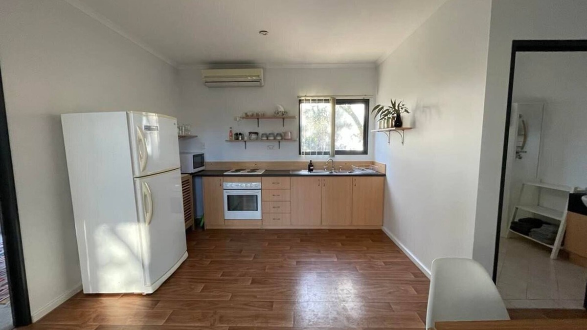 Moresby Cottage | A little retreat : just outside Geraldton. 1 bed+