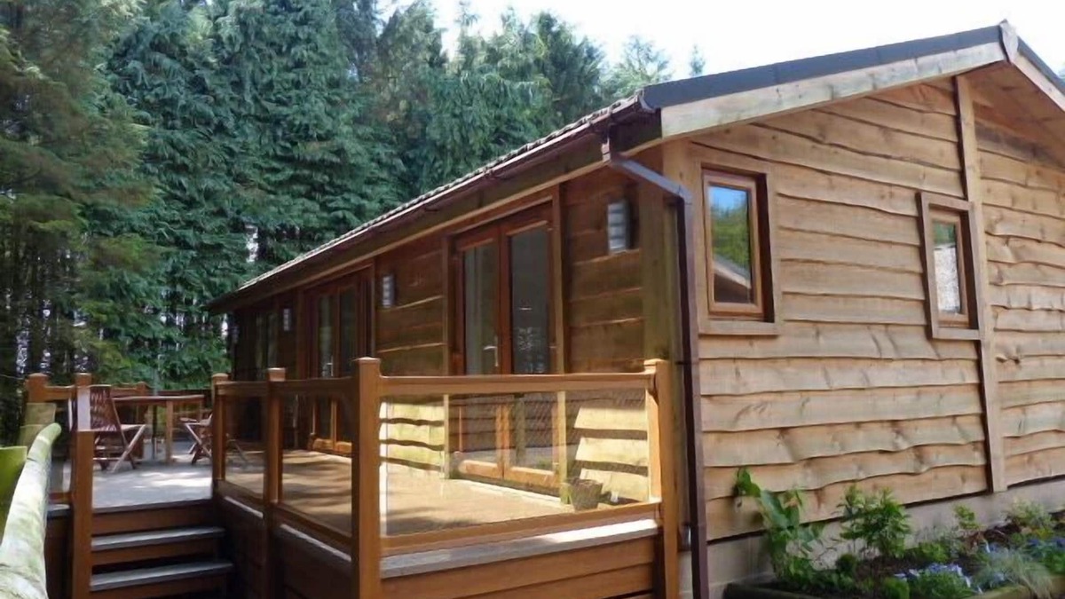 Cornwall Cabin | A Lodge set in a Quiet Location with country Views