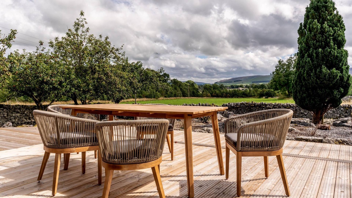 Skipton Cottage | A long ashes park that sleeps 6 guests in 3 bedrooms