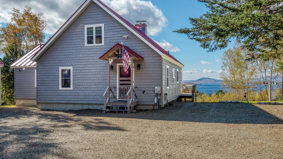 Rangeley House | A Lookout at 'The Overlook' - Fall in love with this Rangeley cabin!