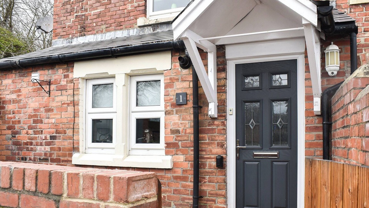 Houghton le Spring Cottage | A lovely bolthole for two beside the river and C2C route.
