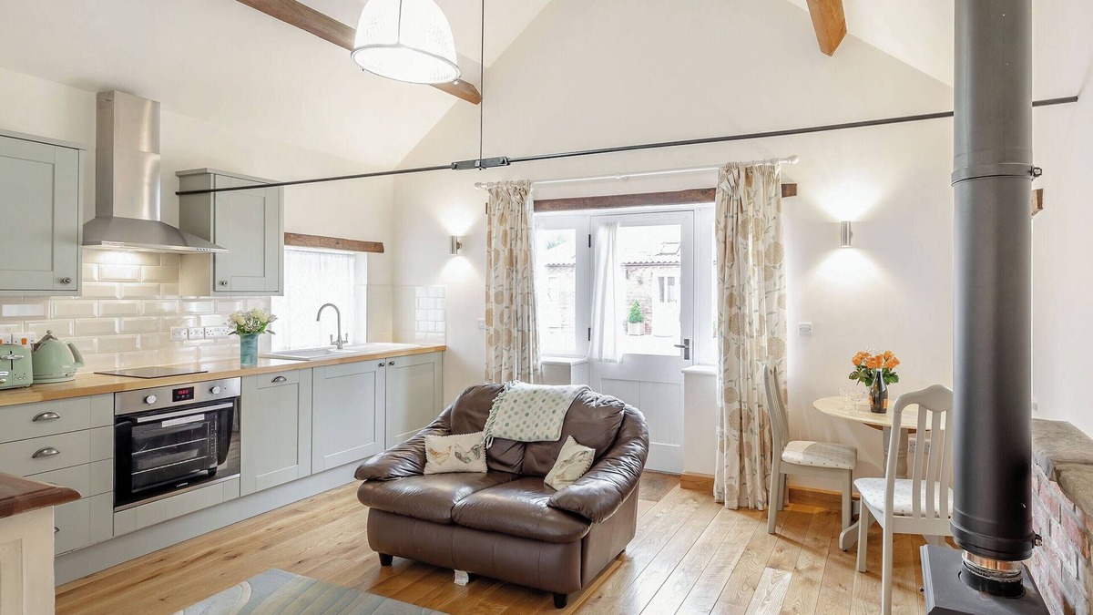 Rampton Cottage | A lovely barn conversion in a quiet location, ideal for a relaxing break or as a touring base.