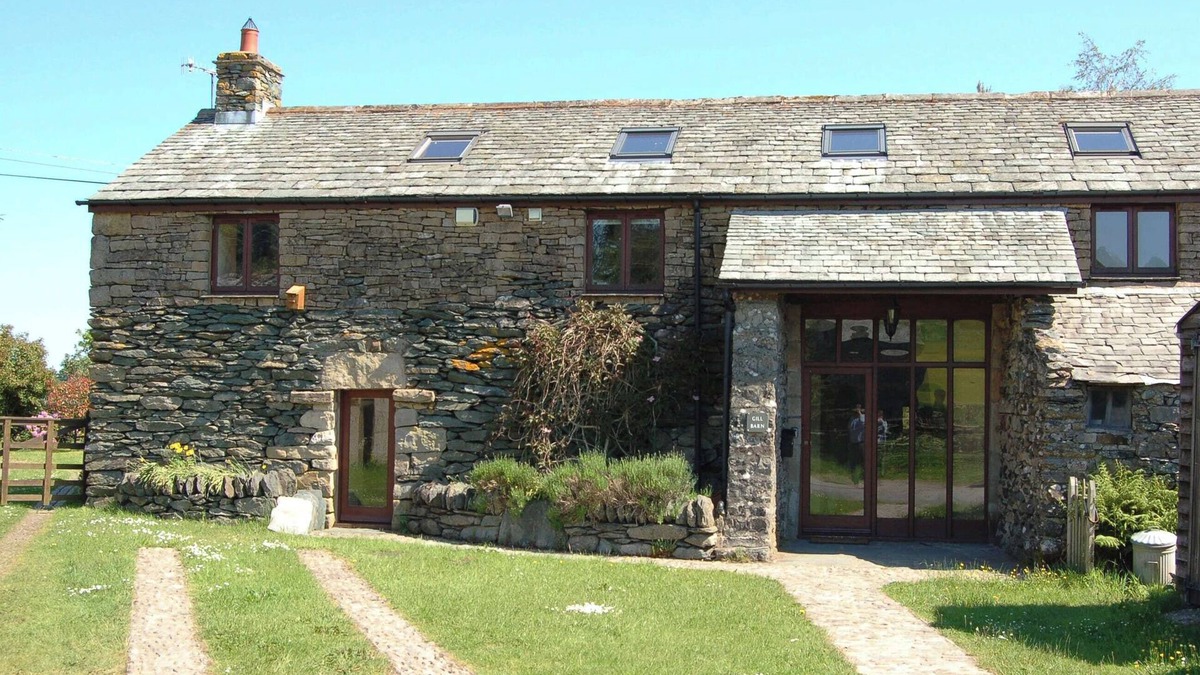Penrith Cottage | A luxury barn conversion, with superb quality kitchen and extra shower room.