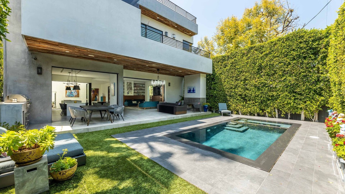 Hollywood House | A Luxurious Oasis in West Hollywood