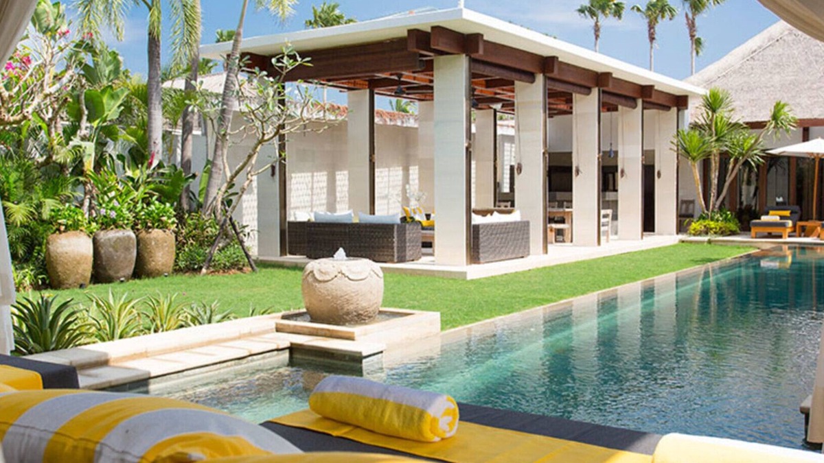 Laksmana Villa | A Luxurious Oasis Steps from the Shore - Bali Villa 1008