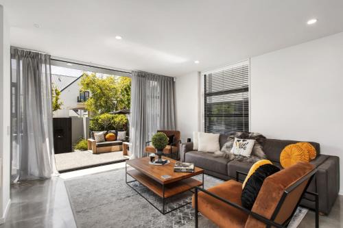 Christchurch City Centre Apartment | A luxurious Retreat Sleeps 6