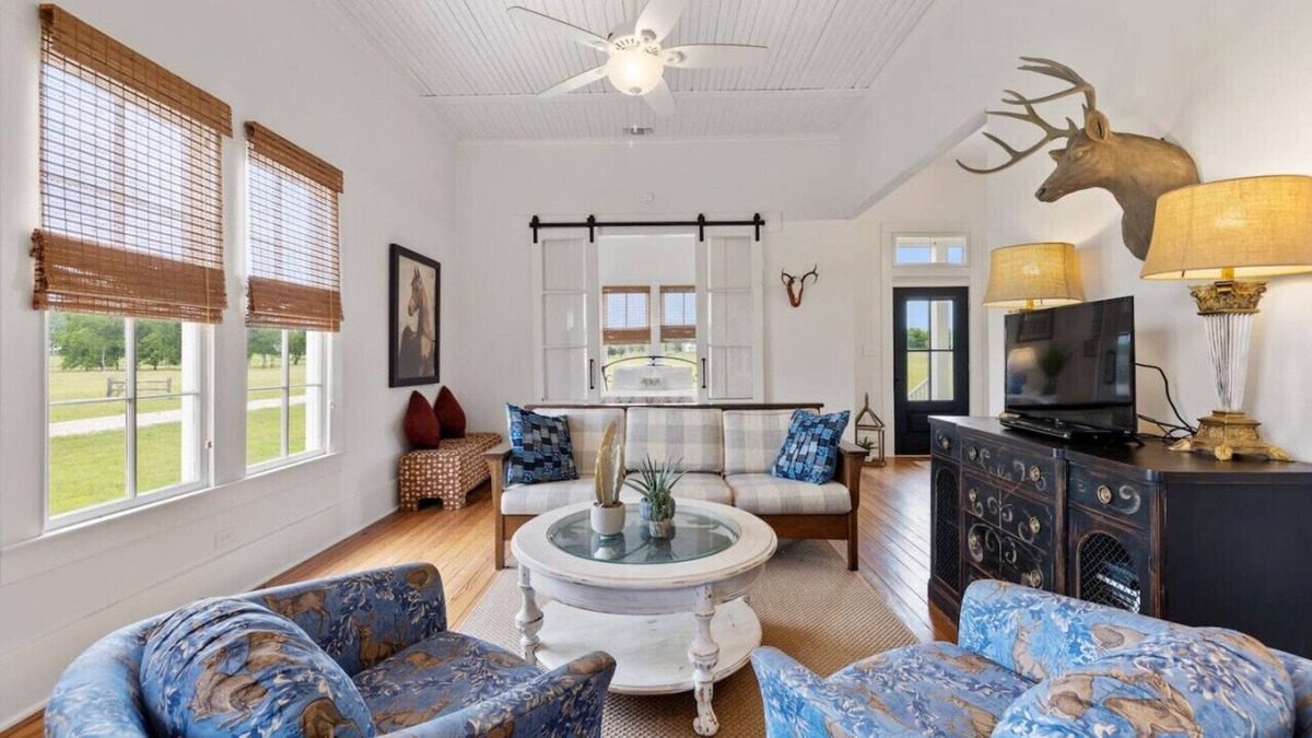 Brenham House | A luxury Farmstead retreat!