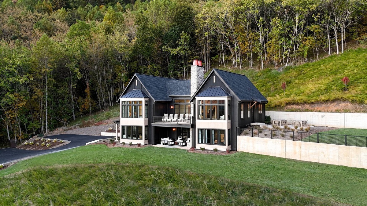 Afton House | A Luxury Retreat for Gathering with Amazing Views