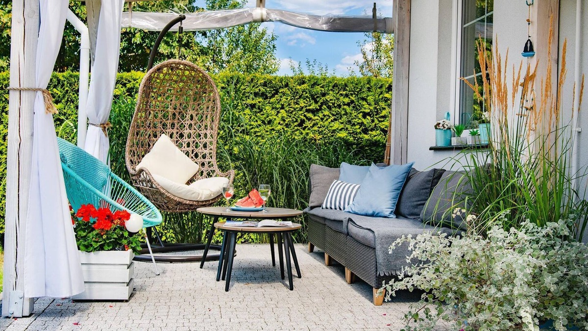 Darlowo Villa | A luxury villa in a seaside village.Living room, 2 bedrooms, 2 bathrooms, garden