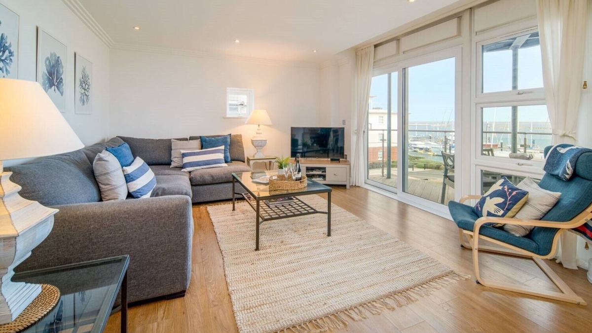 Cowes Apartment | A Luxury Waterside Marinus Apartment