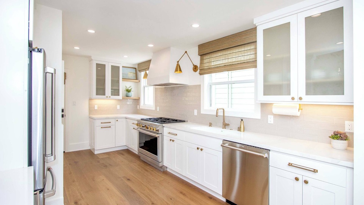 Marina District Apartment | A+ Marina/Cow Hollow location! Highly walkable & great Live/Work space w/parking