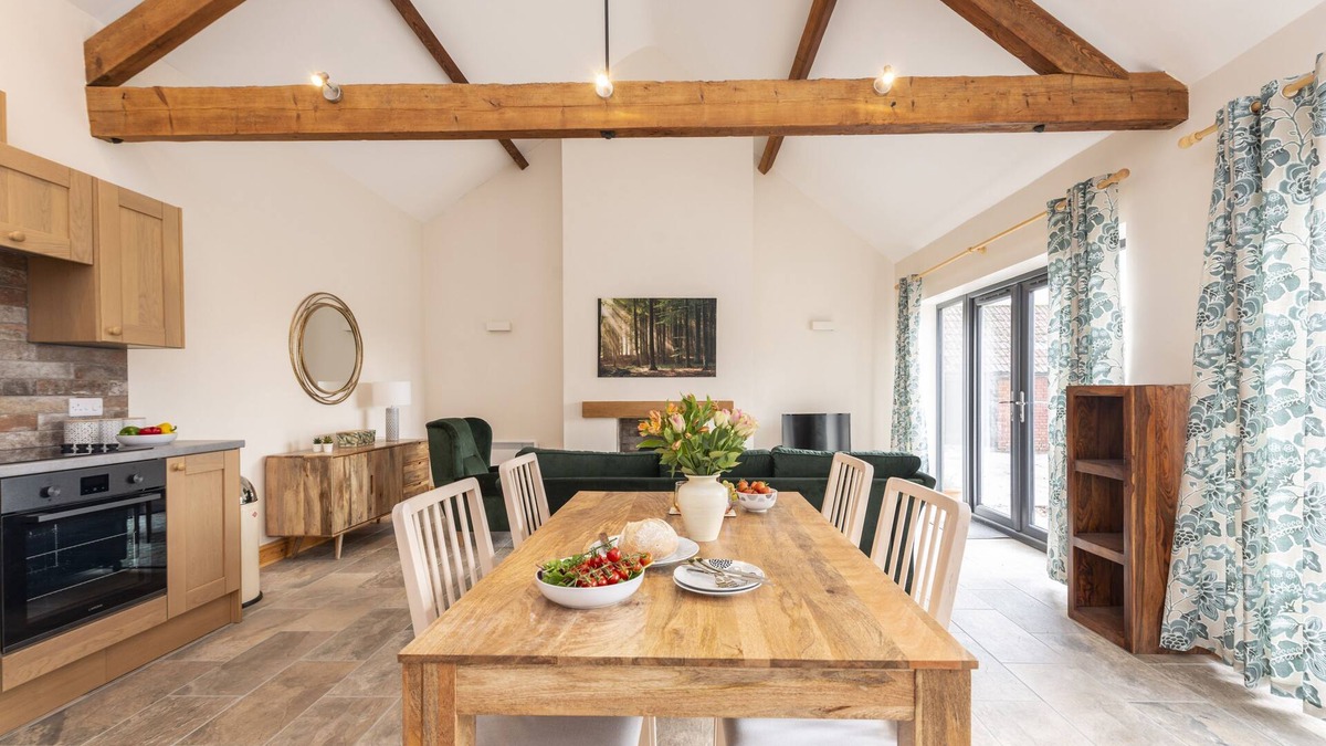 Whaddon Cottage | A marketing that sleeps 2 guests in 1 bedroom